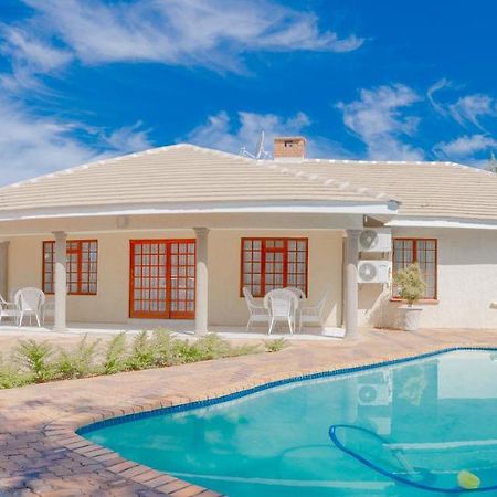 Green Lagoon Guest House Gaborone Exterior foto