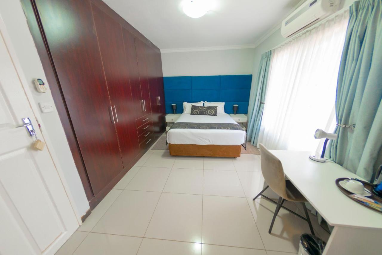 Green Lagoon Guest House Gaborone Exterior foto
